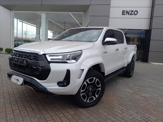TOYOTA HILUX 2.8 D-4D TURBO DIESEL CD SRX PLUS 4X4 AUTOMÁTICO